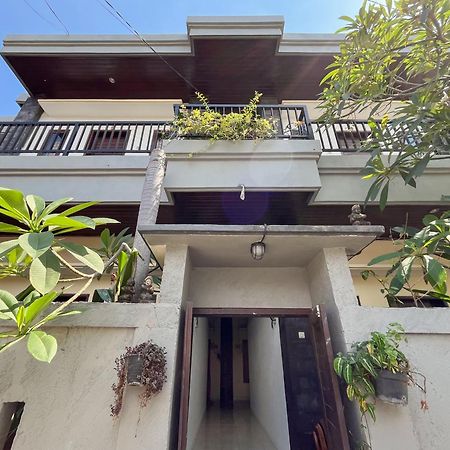 Adi Surya Guest House Семиньяк Экстерьер фото