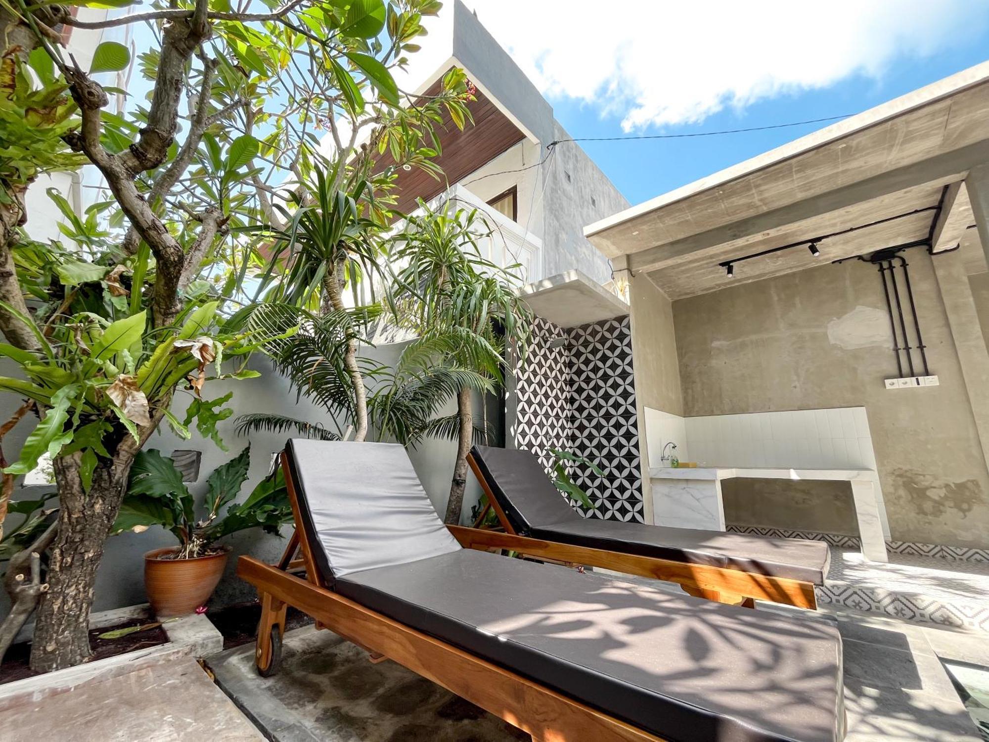 Adi Surya Guest House Семиньяк Экстерьер фото