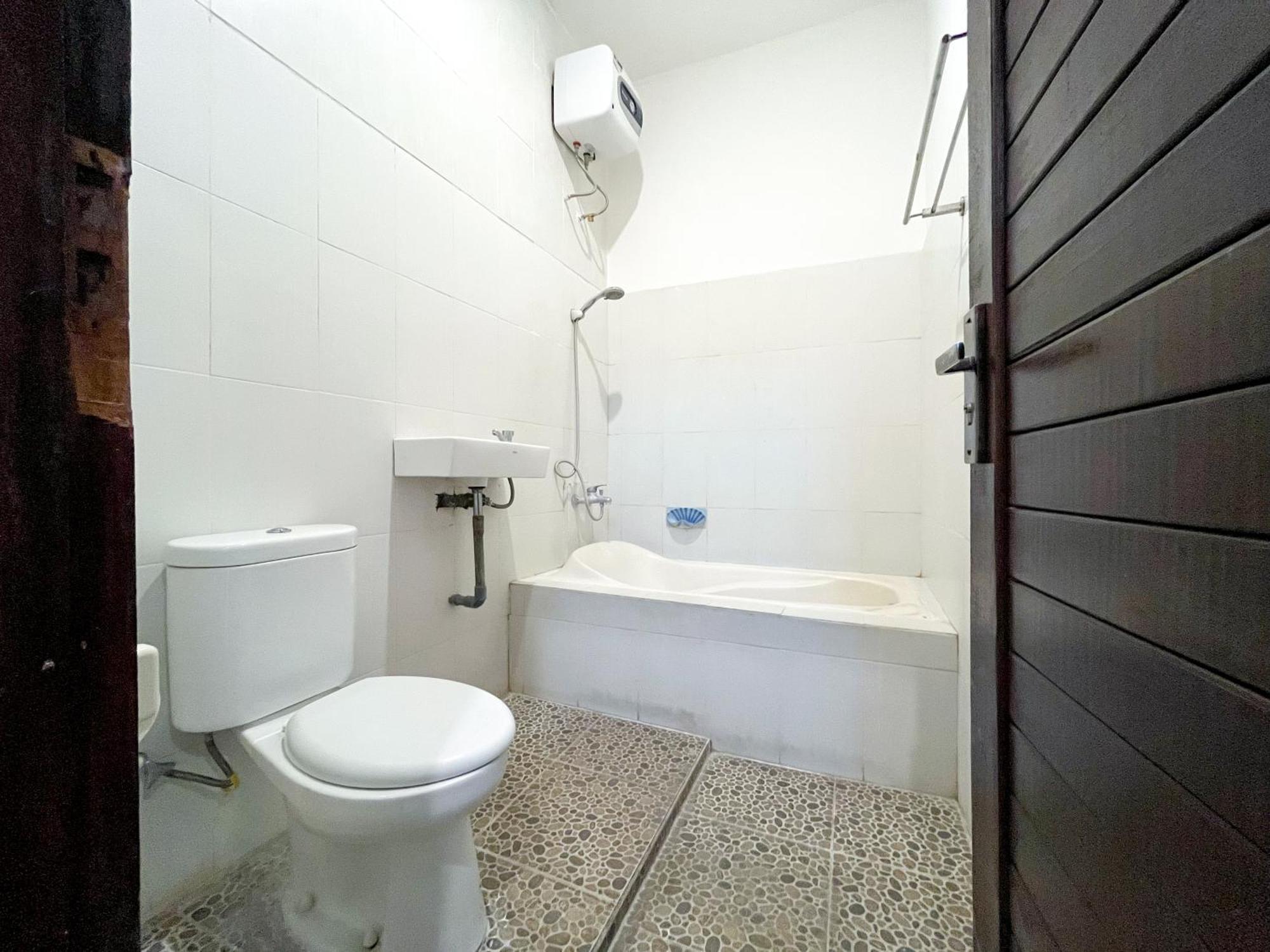 Adi Surya Guest House Семиньяк Экстерьер фото