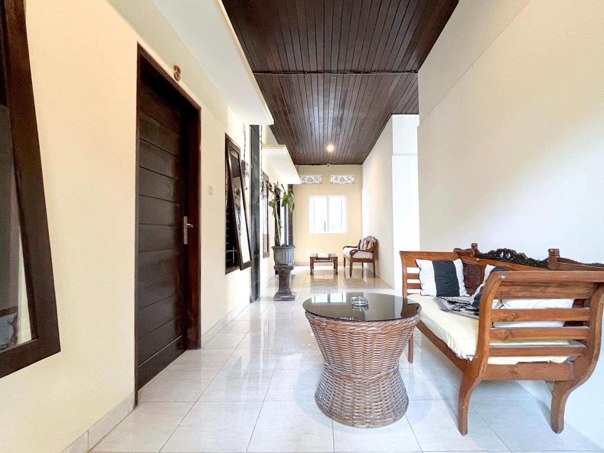 Adi Surya Guest House Семиньяк Экстерьер фото