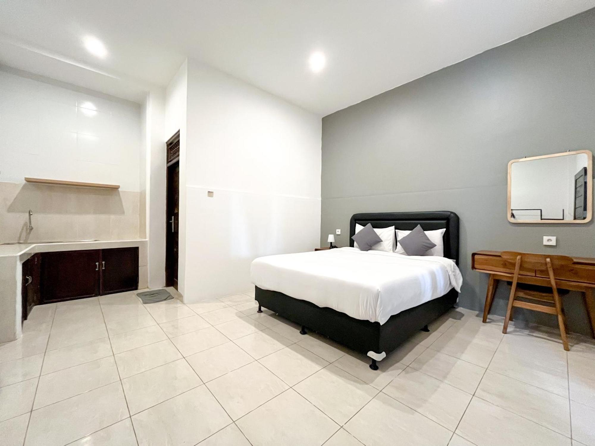 Adi Surya Guest House Семиньяк Экстерьер фото